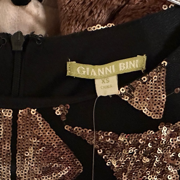 Woman’s long sleeve Gianni dress❤️👗 - Picture 4 of 11